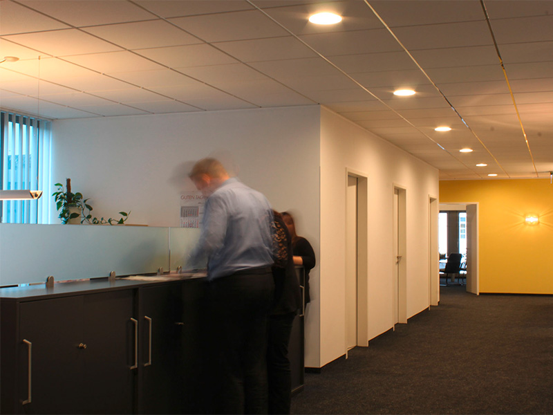 Moderner Empfangsbereich im Notariat in Menden mit freundlichem Ambiente für Klienten und professionelle Beratung.