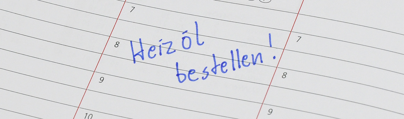 Kalender mit markiertem Datum zur Heizölbestellung in Plettenberg, symbolisiert rechtzeitige Planung und effiziente Energieversorgung im Winter